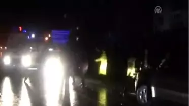 Polisleri Taşıyan Midibüs Devrildi: 19 Yaralı