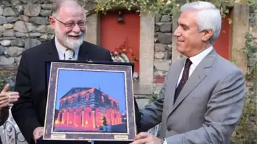 Nilüfer Belediyesi Dünyaca Ünlü Yazarı Konuk Etti