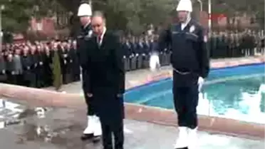 )minik Irmak' In Ata' ya Saygısı