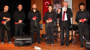 Ata, Sevdiği Şarkılarla Anıldı