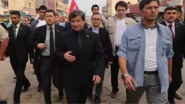 Dışişleri Bakanı Davutoğlu, Kerbela Valiliğini Ziyaret Etti