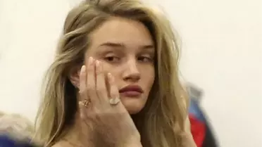 Rosie Huntington Çok Keyifsiz