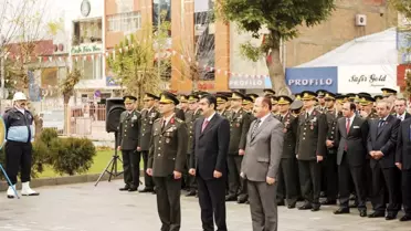 Van ve Muradiye'de Ulu Önder Saygıyla Anıldı