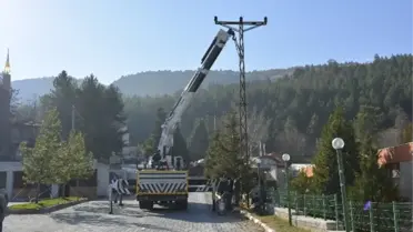 Göbel'e Yeni Elektrik Hattı Çekildi