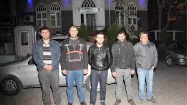 Zabıtalarla Seyyar Satıcılar Birbirine Girdi