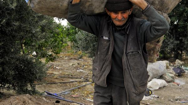 Züğürt Ağa, Arazilerini İstiyor