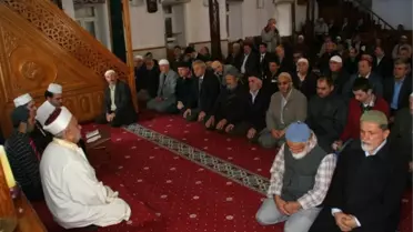 Belediye ve Müftülükten Devreklilere Aşure İkramı