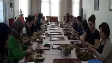 Polis Eşlerinden Kermes Hazırlığı