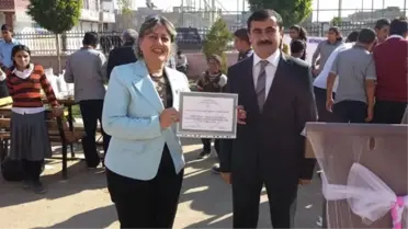 Ayhan Şahenk Kız Teknik ve Endüstri Meslek Lisesinden 4 Bin Kişiye Aşure