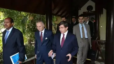 Davutoğlu'ndan Myanmar'daki İnsani Duruma İlişkin Eylem Planı Önerisi