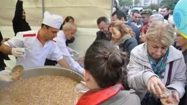 Kırklareli Emniyeti'nin Aşure Dağıtımına Büyük İlgi