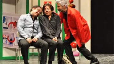 Bilecik Tiyatro Festivali'nde 'Hasta Etme Adamı' Oyunu Sahnelendi