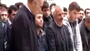 İntihar Eden Polisin Cenazesine Emniyet Müdürü Çapkın da Katıldı