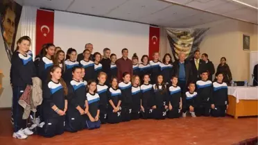 Milli Atletler Öğrencilerle Bir Araya Geldi