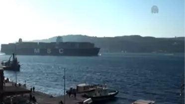 Dev Konteyner Gemisi Çanakkale Boğazından Geçti