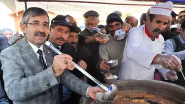 Zile'de 3 Bin Kişiye Aşure Dağıtıldı