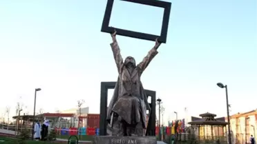 CHP Genel Başkan Yardımcısı Tekin, 'Berfo Ana Parkı'Nı Açtı
