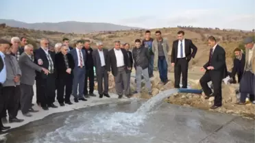 Köy Halkı Kendi Şebekesini Kendisi Döşedi