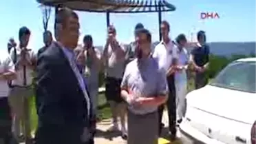 Rektörlük Önünde 'Duran Adam' Eylemi