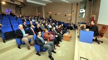 Vali Erden Uşak Üniversitesi' Nde Aşure Dağıttı