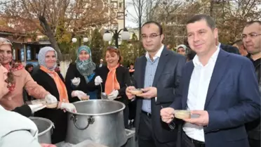 AK Parti Çan İlçe Teşkilatından Aşure İkramı