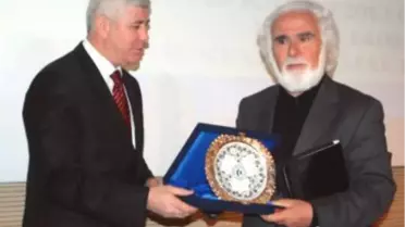 Uşak Üniversitesi'nde ''Küresel Çağda Var Olmak' Konferansı