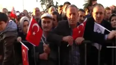 Cumhurbaşkanı Gül, tarihi belediye binasında vatandaşlara seslendi