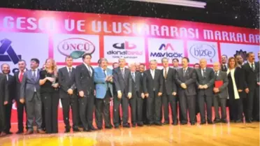 KKTC Cumhurbaşkanı Eroğlu 'Bölgesel ve Uluslararası Markalar Ödül Töreni'ne katıldı