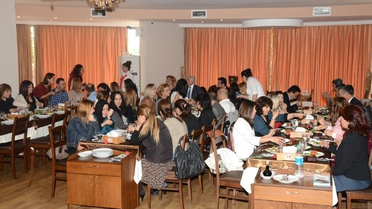 Aldırmaz Öğretmenlerle Yemekte