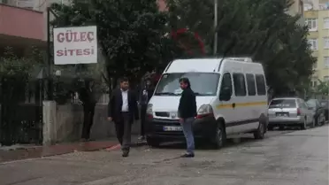 Silah Çeken Eşini Bıçaklayarak Öldürdü