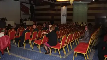 Bazı dersane temsilcileri toplantıyı terk etti