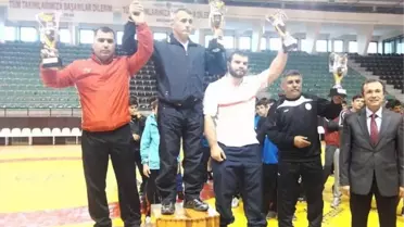 Manisalı Güreşçiler Denizli'den Gümüş Madalyayla Döndü