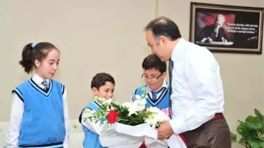 Öğrenciler'den Vali Altıparmak'a Ziyaret…