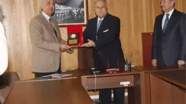 Kaymakam Boyacı'dan Selçuk Gönüllüleri Derneği'ne Plaket