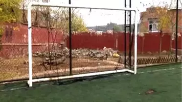 Lise Öğrencisinin Başına Kale Direği Düştü