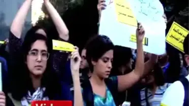 Mısır'da Gösteri Yasasını Protesto Eden Kişilere Müdahale