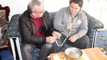 AK Parti Selçuk Belediye Başkan Adayları Osman Başterzi ve Halil Düztaş'tan Engellilere Ziyaret