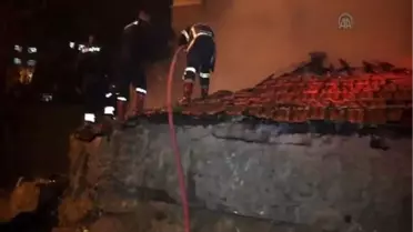 Yozgat Çıkan Yangın Evi Kullanılamaz Hale Getirdi
