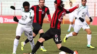 Akhisar Deplasmanda Turladı