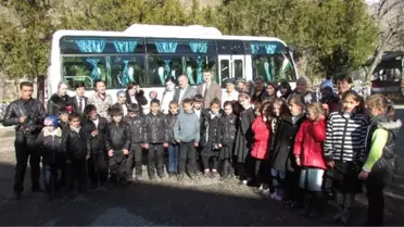 Tacikistan'daki Romatizmalı Çocuklar Sanatoryumuna Otobüs Desteği