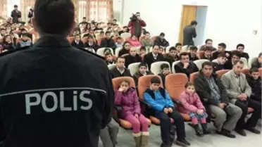 Polisten Çocuklara Trafik Eğitimi