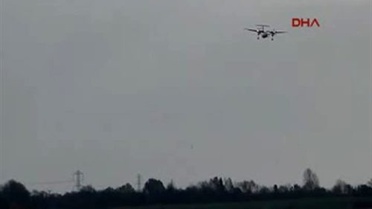 İngiltere'de Fırtına Uçakları Havada Beşik Gibi Salladı