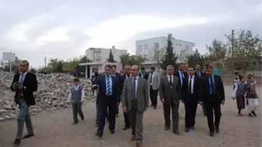 Adıyaman Valisi Demirtaş, Köy Okulu İnşaatlarını İnceledi