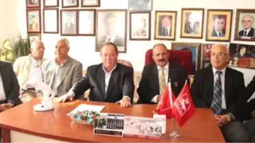 MHP'den İstifa Eden Fethiye Belediye Başkanı DP Rozeti Taktı