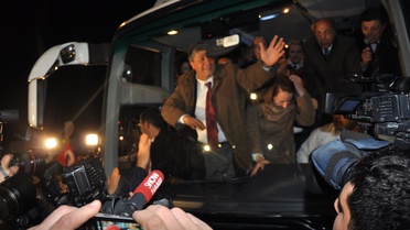 Chp'li Baybay: Bir Girdim Bin Çıkıyorum