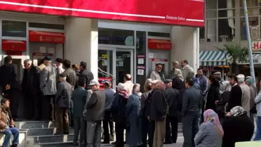 SGK'dan, Emeklilere Maaş Artışına Olumsuz Yanıt