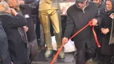 Eskişehir'de Ali İsmail'in Heykeline Karanfil Bırakıldı