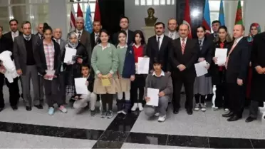 İnsan Haklarını En İyi Anlatan Öğrenciler Ödüllendirildi