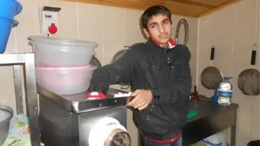 Elini Kıyma Makinesine Kaptırdı