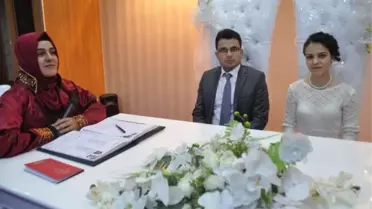 Yozgat'ta 4 Çift, 11.12.2013 Tarihinde Saat 14.15'te Evlendi